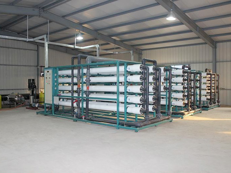 沈阳水处理工程公司带您走进工厂中的反渗透净水处理设备